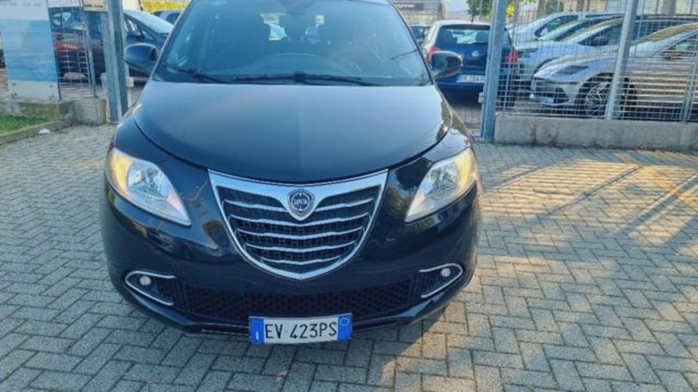 Lancia Ypsilon usata a Savona