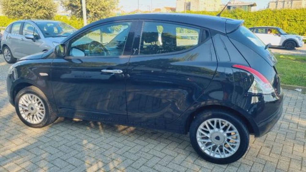 Lancia Ypsilon usata a Savona (18)