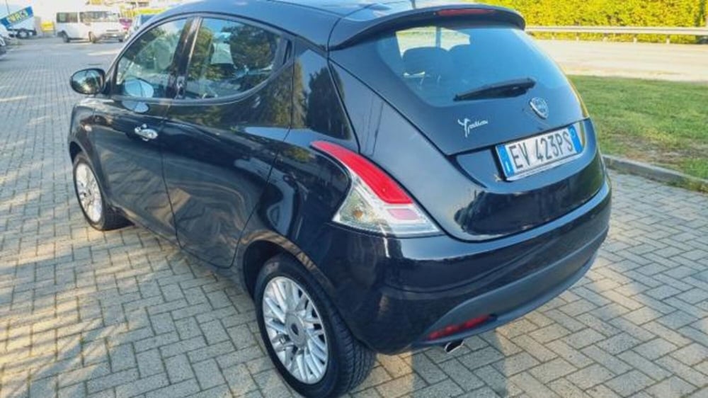 Lancia Ypsilon usata a Savona (19)