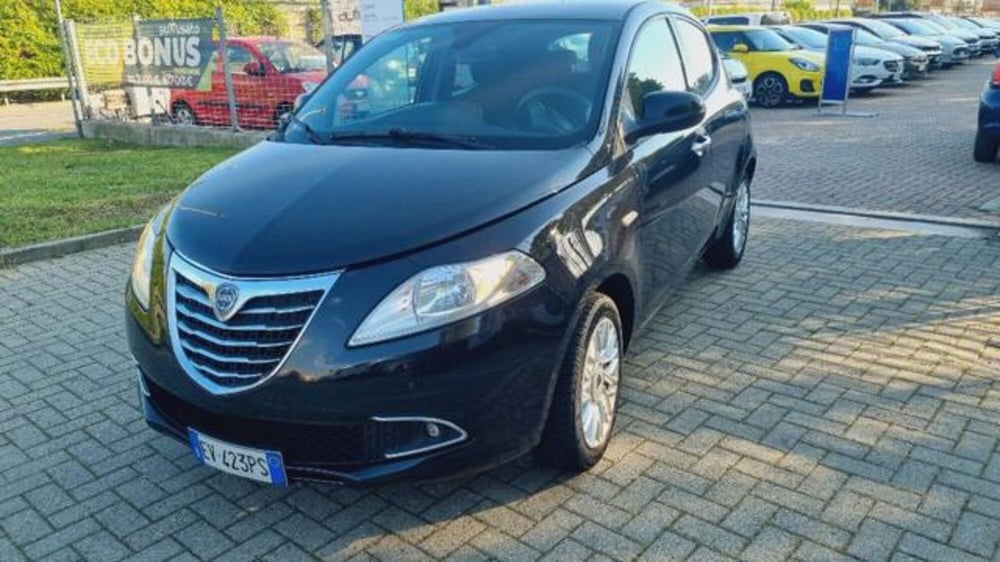 Lancia Ypsilon usata a Savona (2)