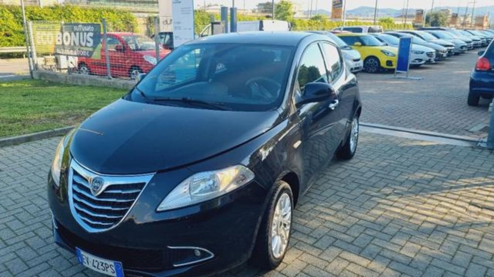 Lancia Ypsilon usata a Savona (3)