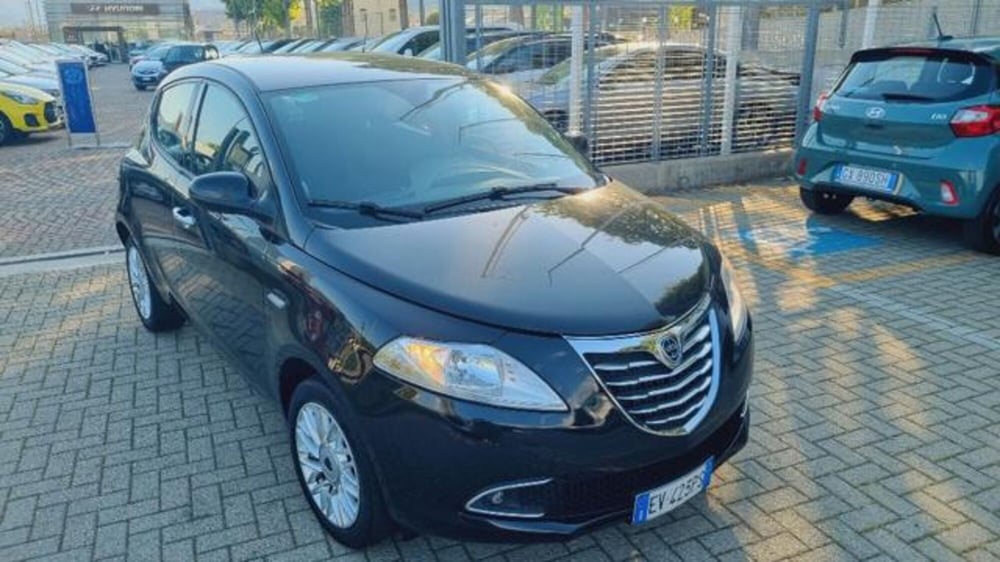 Lancia Ypsilon usata a Savona (7)