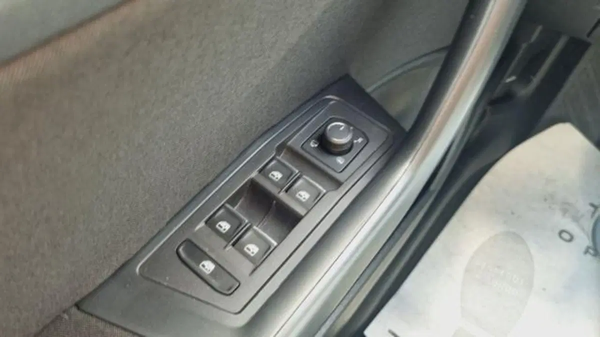 Volkswagen T-Roc usata a Savona (10)