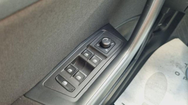 Volkswagen T-Roc usata a Savona (10)