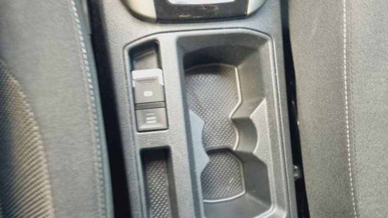 Volkswagen T-Roc usata a Savona (8)