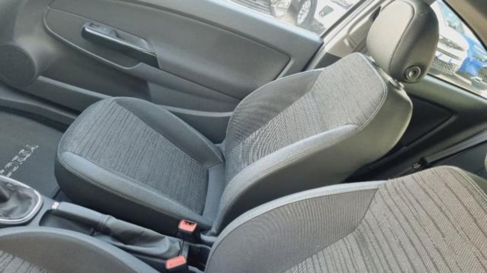 Opel Corsa usata a Savona (8)