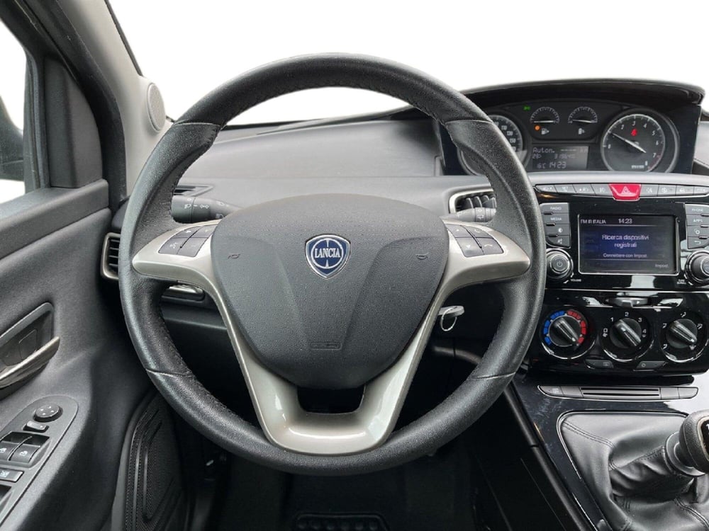 Lancia Ypsilon usata a Torino (11)