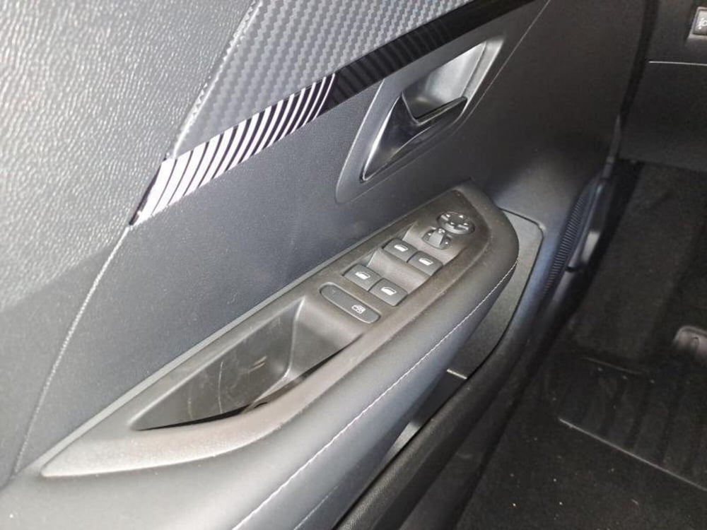 Peugeot 208 nuova a Genova (12)