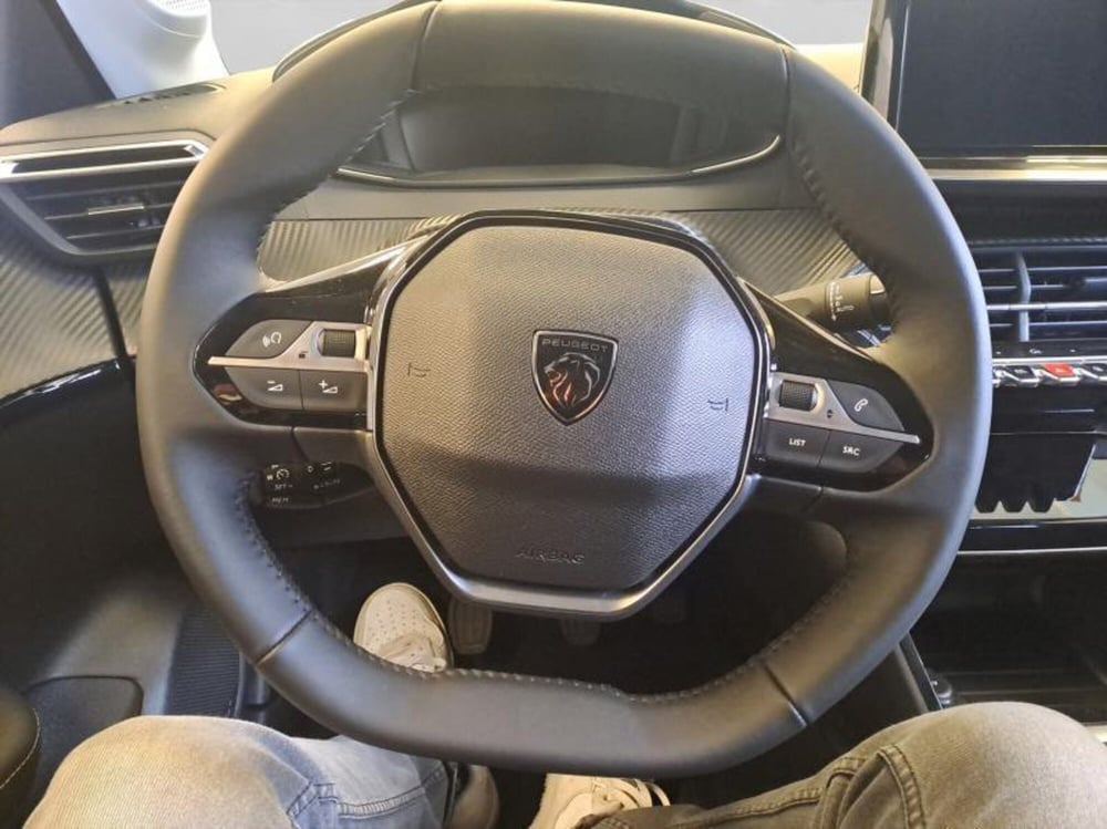Peugeot 208 nuova a Genova (14)