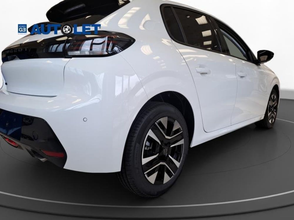 Peugeot 208 nuova a Genova (8)