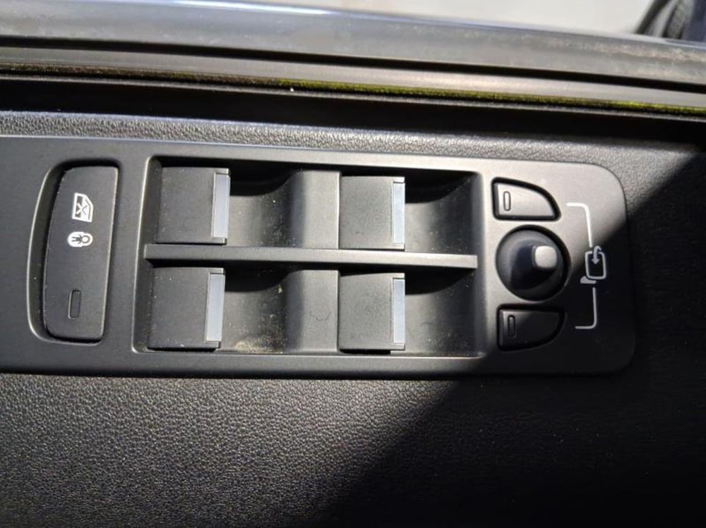 Land Rover Discovery Sport usata a Genova (11)