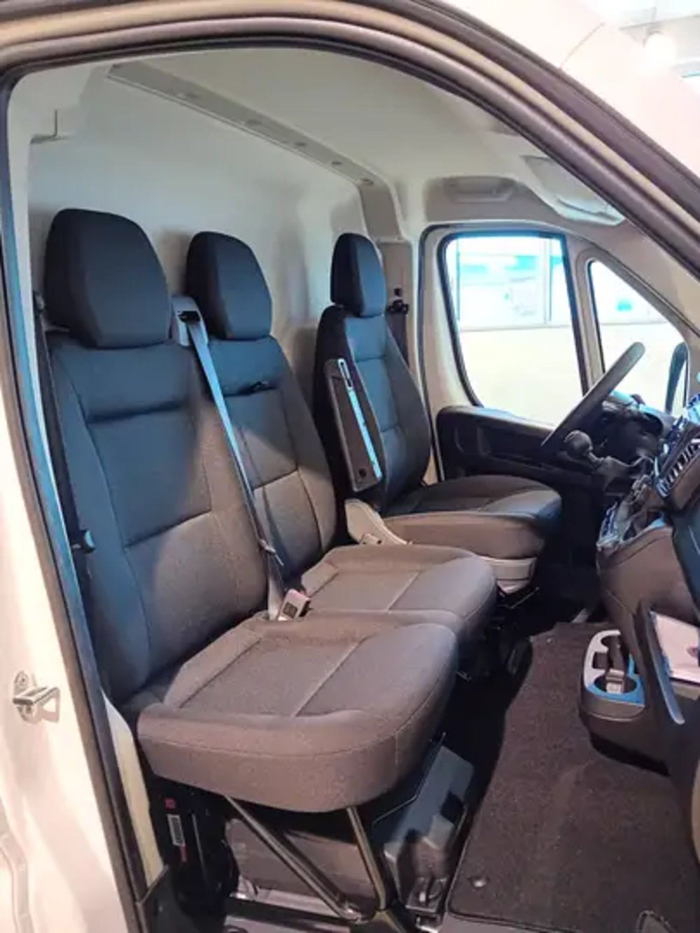Fiat Ducato Furgone Vetrato nuova a Milano (15)