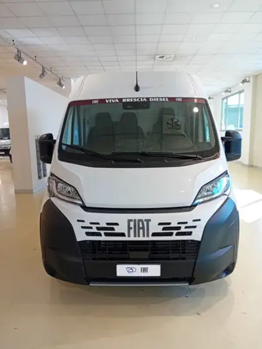 Fiat Ducato Furgone Vetrato nuova a Milano (2)