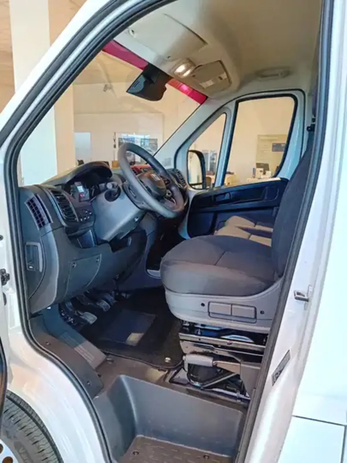 Fiat Ducato Furgone Vetrato nuova a Milano (7)