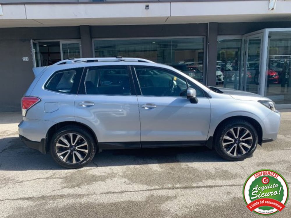 Subaru Forester usata a Lucca (8)