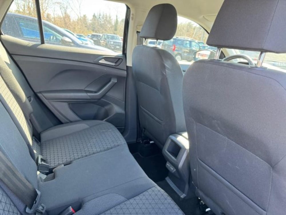 Volkswagen T-Cross usata a Biella (12)