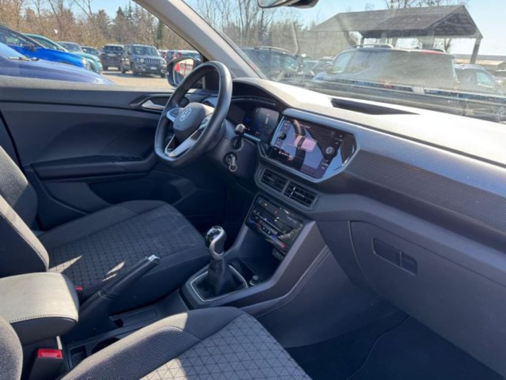 Volkswagen T-Cross usata a Biella (13)