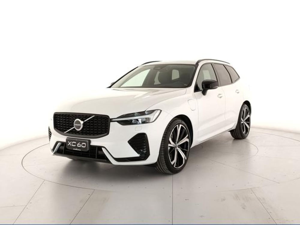 Volvo XC60 nuova a Modena (2)