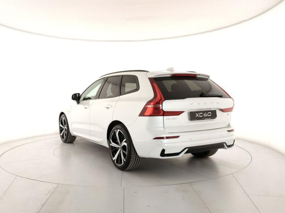 Volvo XC60 nuova a Modena (3)