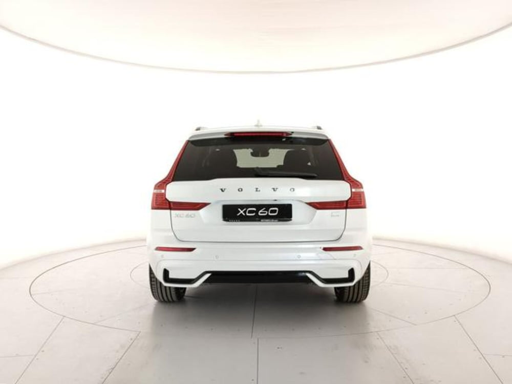 Volvo XC60 nuova a Modena (4)
