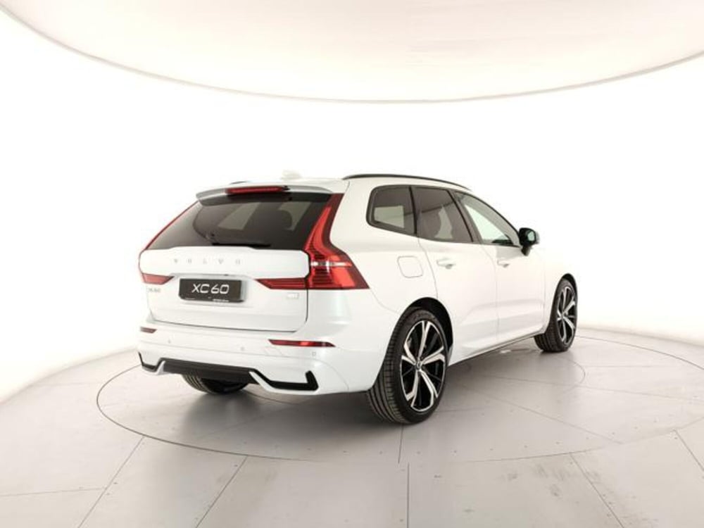 Volvo XC60 nuova a Modena (5)