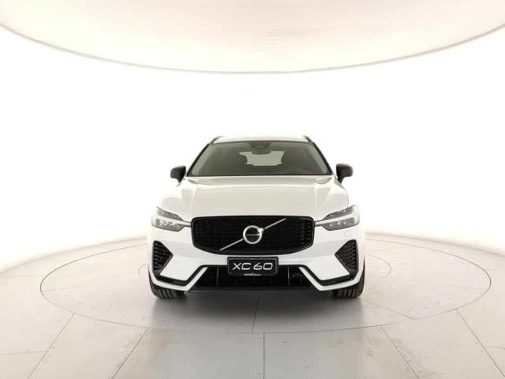 Volvo XC60 nuova a Modena (7)
