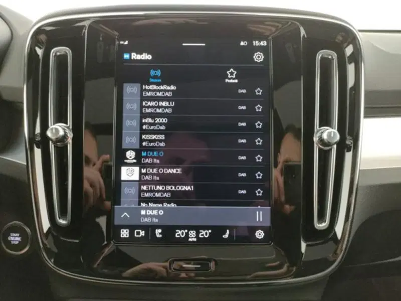 Volvo XC40 nuova a Modena (14)