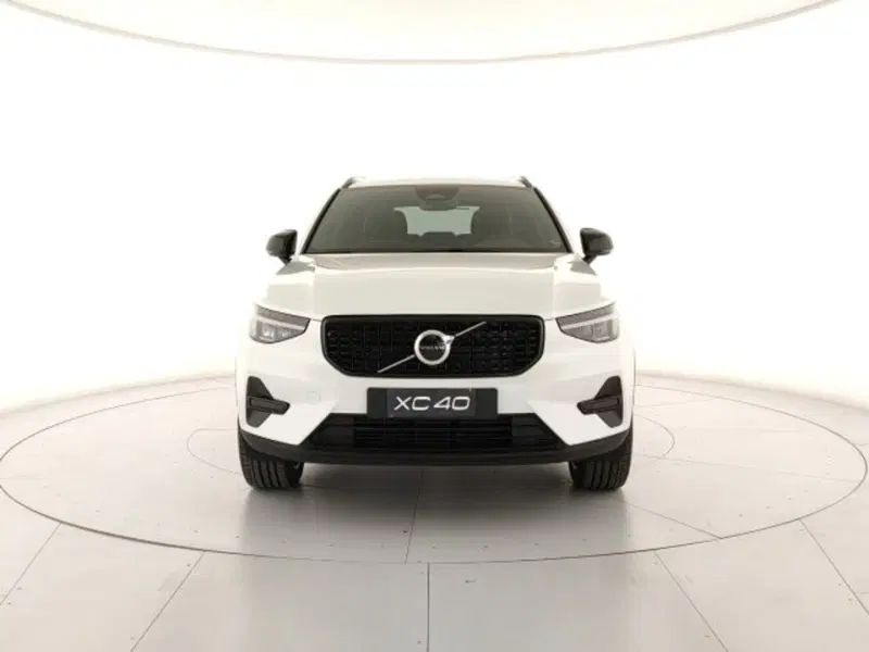 Volvo XC40 nuova a Modena (6)