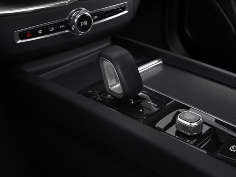 Volvo XC60 nuova a Modena (12)