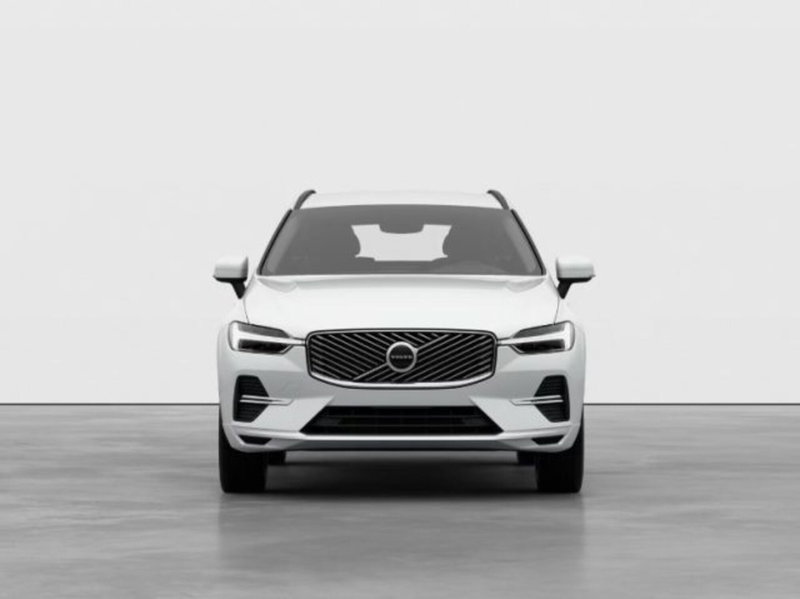 Volvo XC60 nuova a Modena (7)