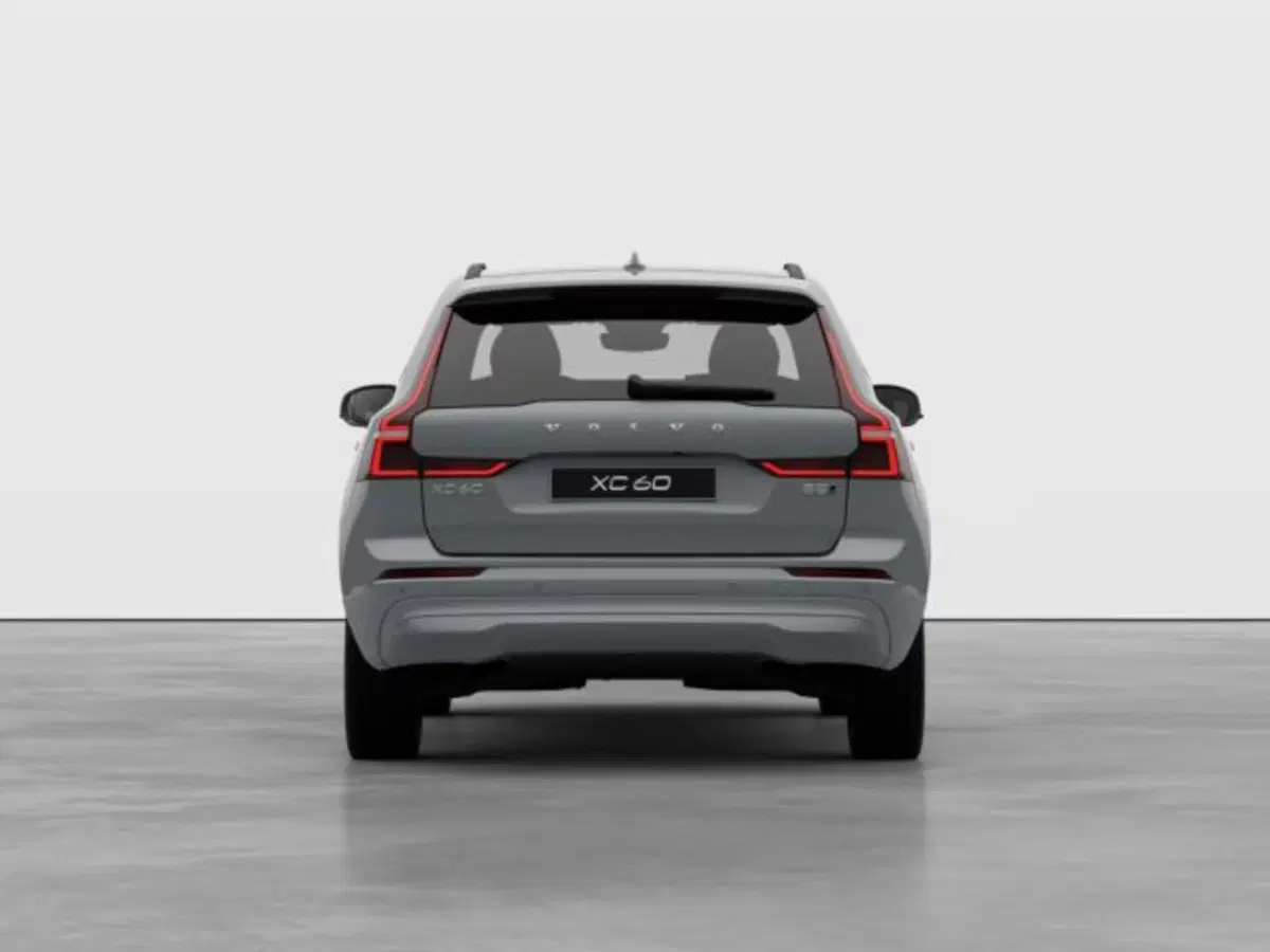 Volvo XC60 nuova a Modena (5)