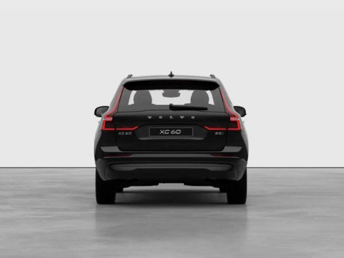 Volvo XC60 nuova a Modena (5)