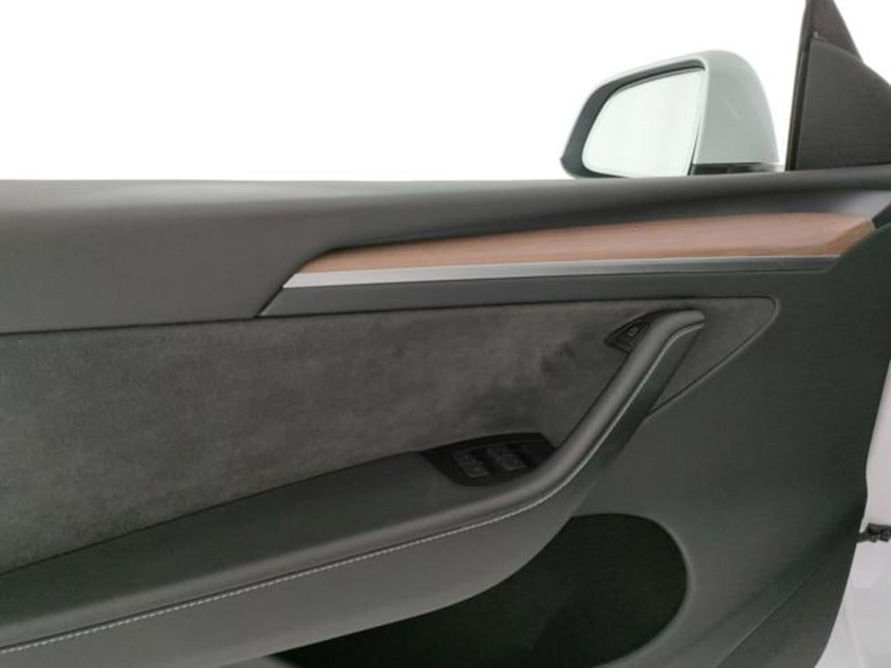 Tesla Model Y usata a Modena (10)