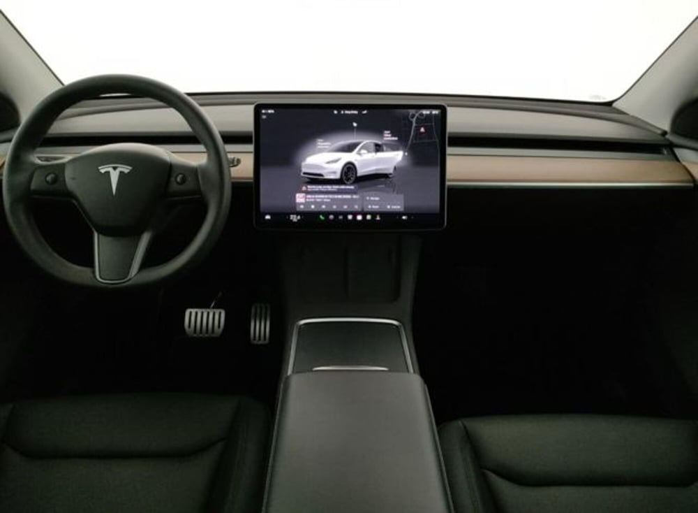 Tesla Model Y usata a Modena (14)