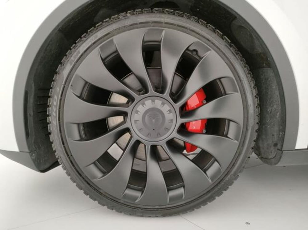 Tesla Model Y usata a Modena (8)