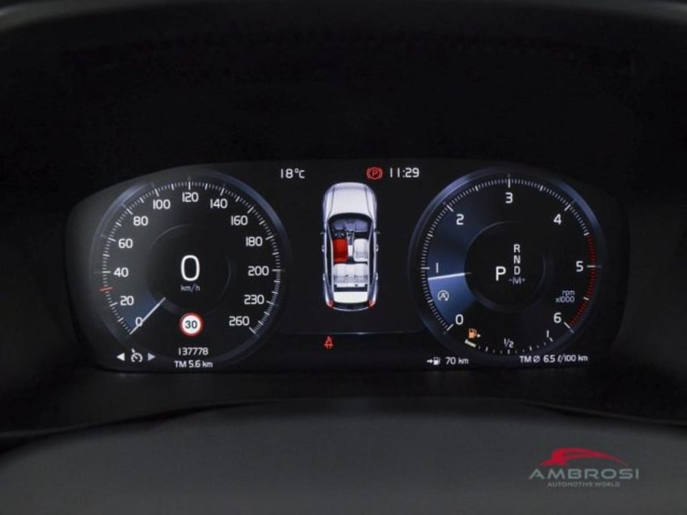 Volvo XC40 usata a Perugia (13)