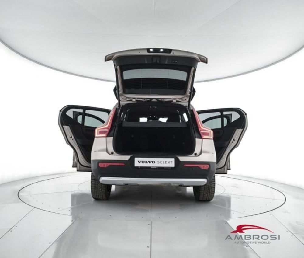 Volvo XC40 usata a Perugia (7)