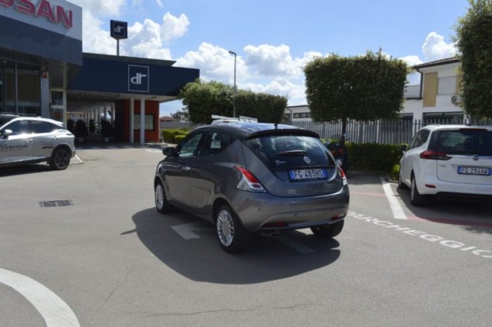 Lancia Ypsilon usata a Latina (5)