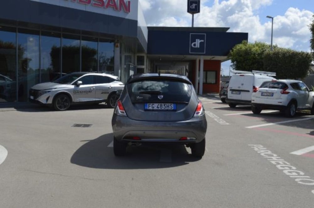 Lancia Ypsilon usata a Latina (6)