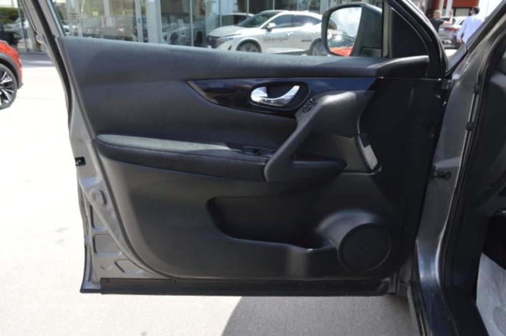 Nissan Qashqai usata a Latina (12)