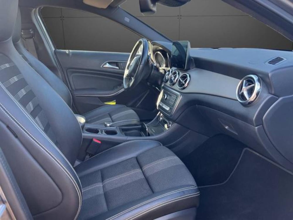 Mercedes-Benz GLA SUV usata a Milano (10)