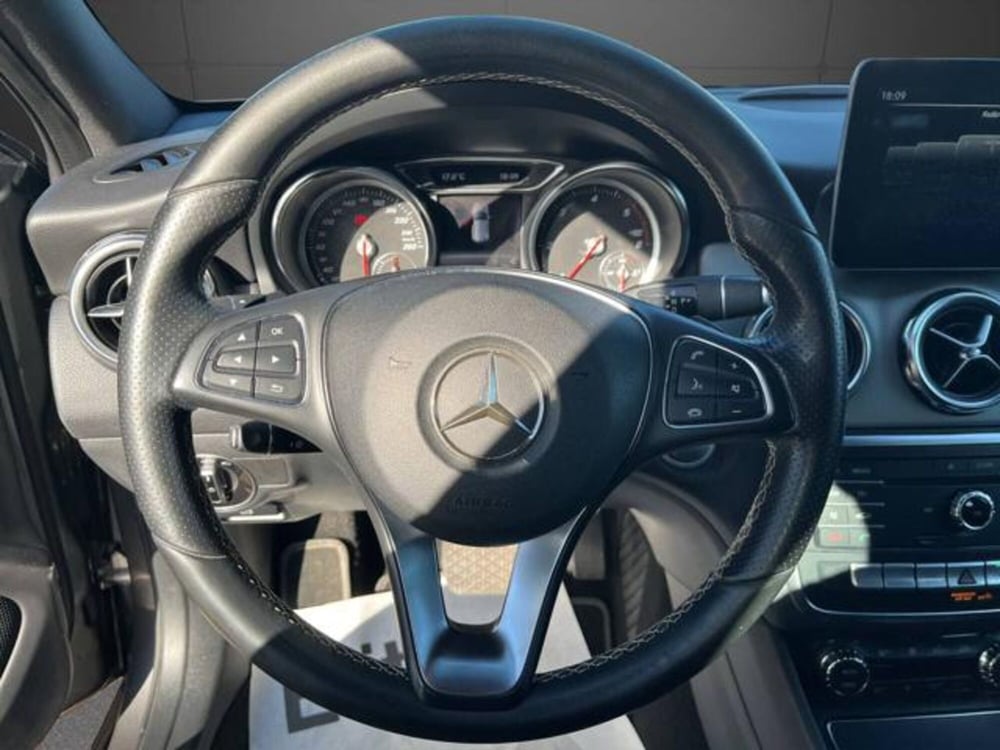 Mercedes-Benz GLA SUV usata a Milano (14)