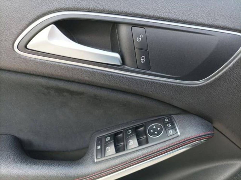 Mercedes-Benz GLA SUV usata a Milano (16)