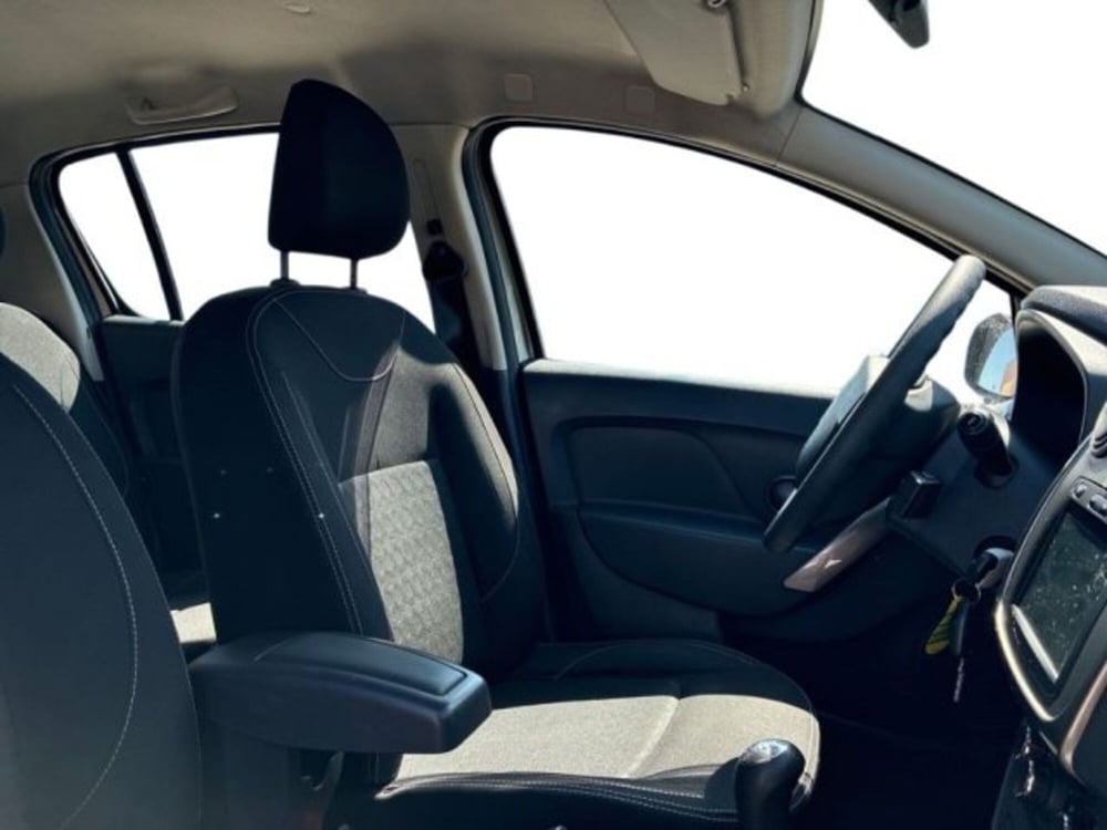 Dacia Sandero usata a Ancona (16)