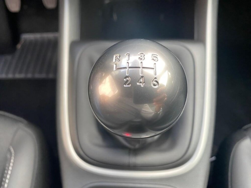 Jeep Avenger nuova a Torino (12)