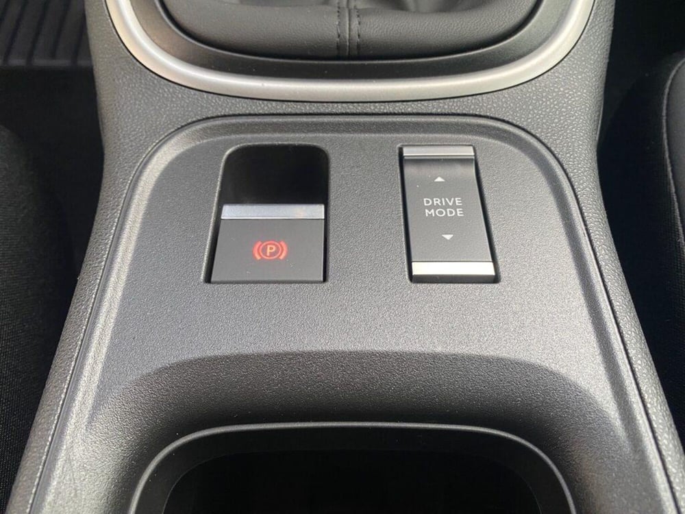 Jeep Avenger nuova a Torino (13)