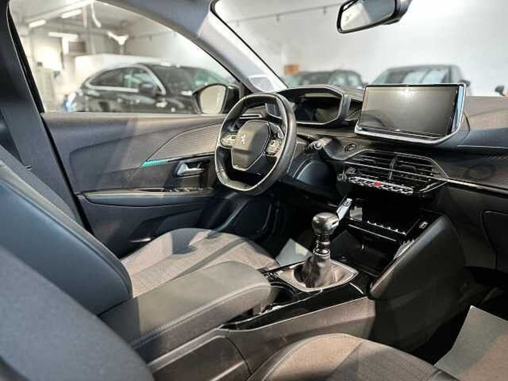 Peugeot 208 usata a Venezia (8)