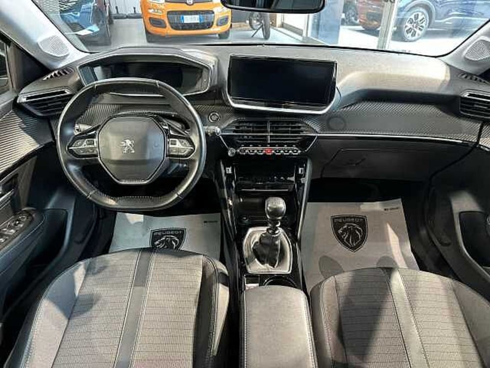 Peugeot 208 usata a Venezia (9)