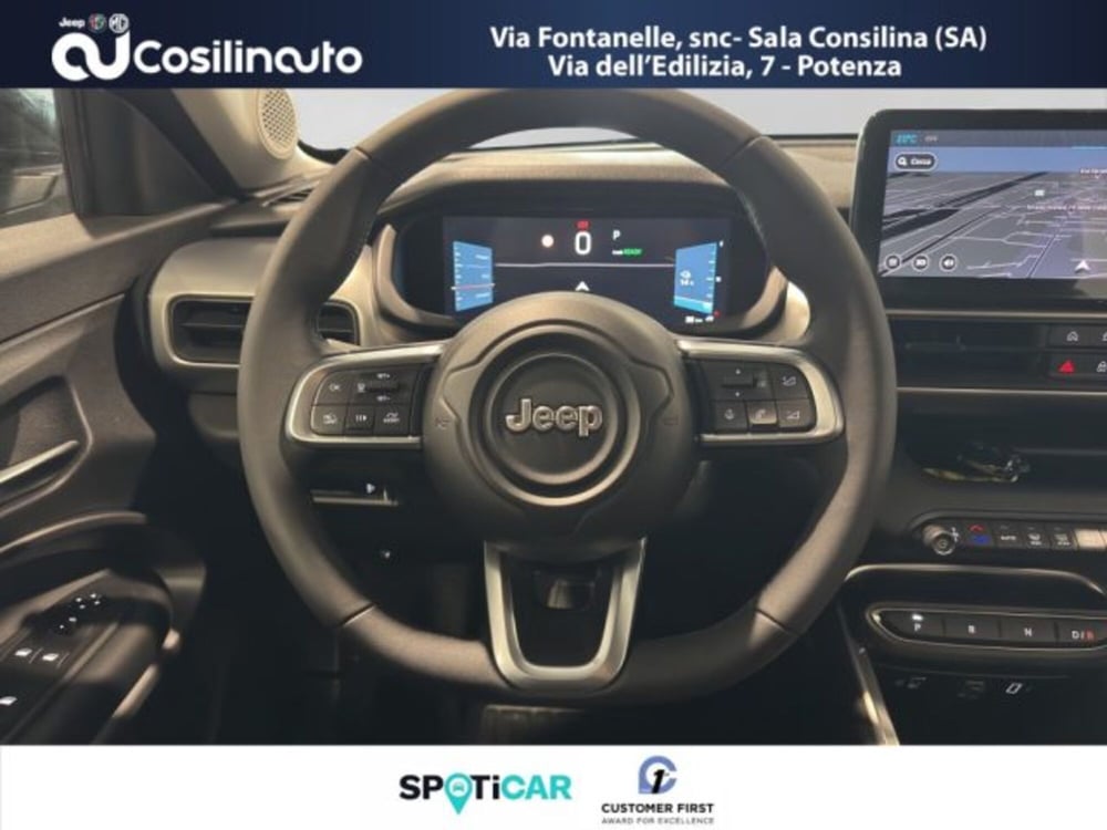 Jeep Avenger nuova a Salerno (12)