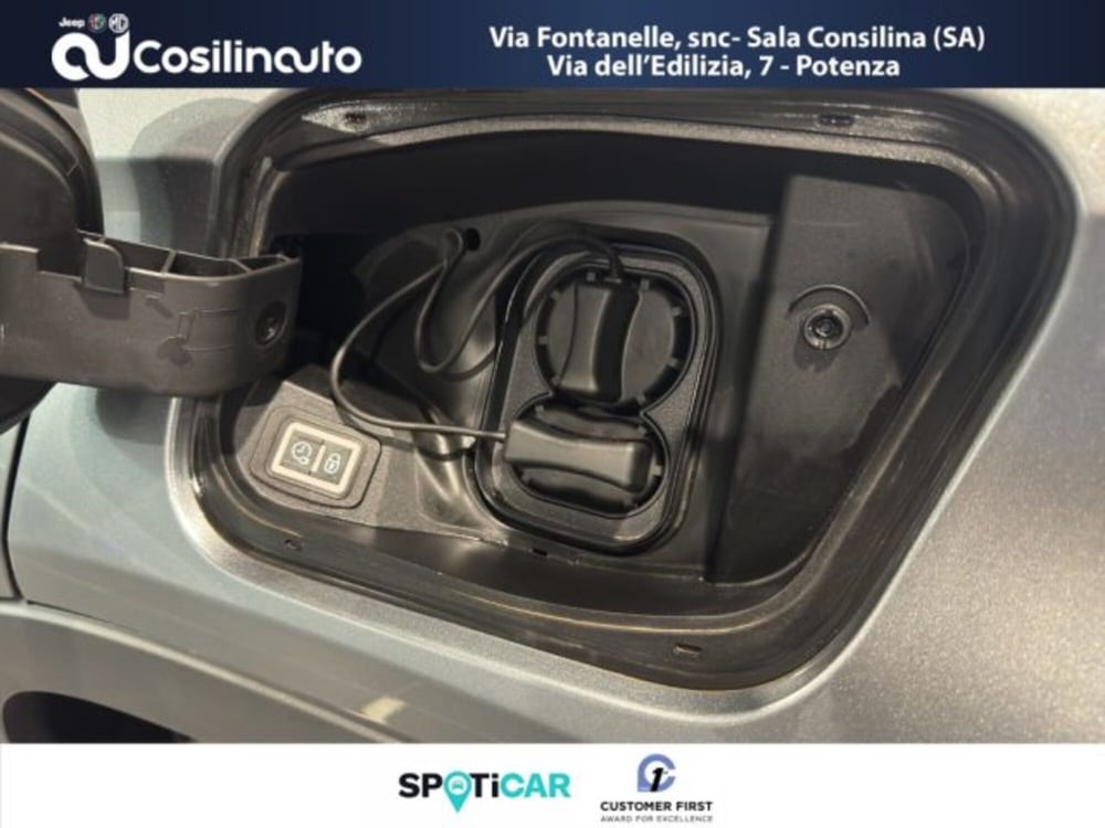 Jeep Avenger nuova a Salerno (19)